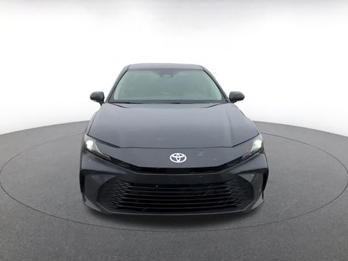 Used 2025 Toyota Camry LE image 4