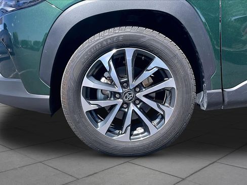 Used 2022 Toyota Corolla Cross XLE w/ Convenience Package image 11