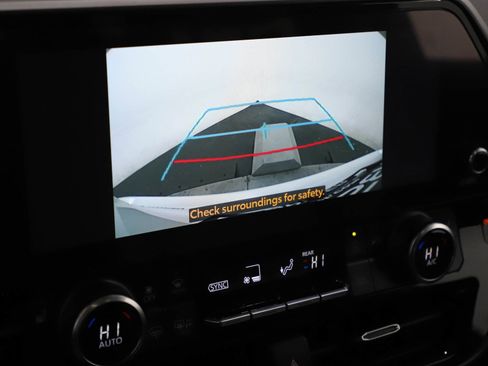 Used 2023 Toyota Highlander Bronze Edition image 24