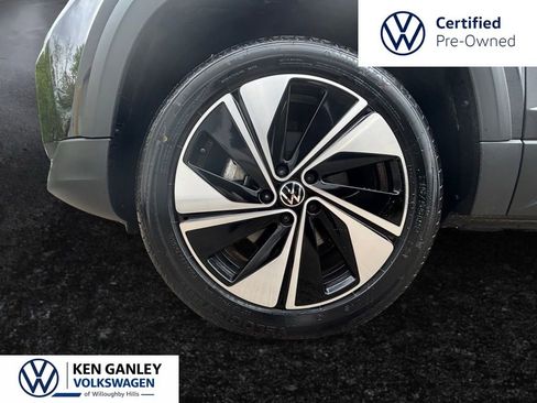 Certified 2024 Volkswagen Taos SE AWD/4WD image 9