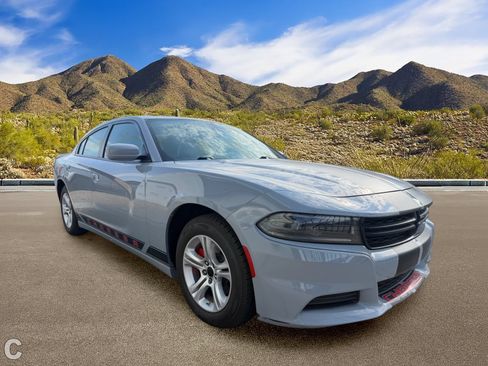 Used 2022 Dodge Charger SXT w/ Leather Interior Group RWD image 5