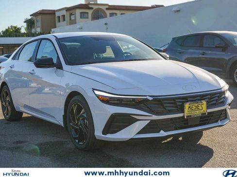 New 2026 Hyundai Elantra SEL Sport FWD image 3