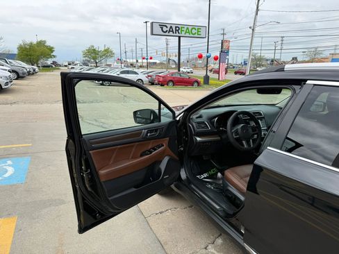 Used 2017 Subaru Outback 3.6R Touring image 15