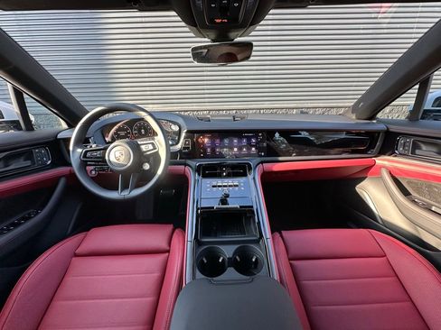 Used 2026 Porsche Panamera image 6
