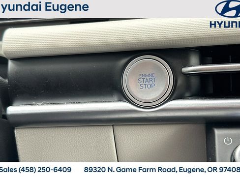 Used 2025 Hyundai Tucson SE image 27