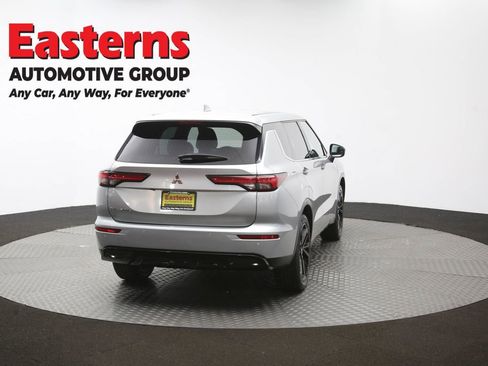 Used 2022 Mitsubishi Outlander SE FWD image 38