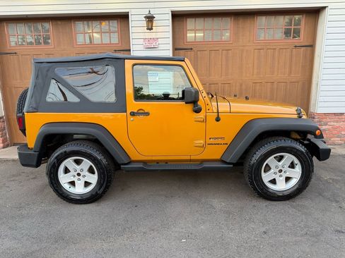 Used 2014 Jeep Wrangler Sport w/ Quick Order Package 24S AWD/4WD image 2