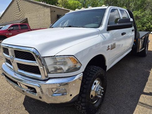 Used 2016 RAM 3500 Tradesman w/ Chrome Appearance Group image 5
