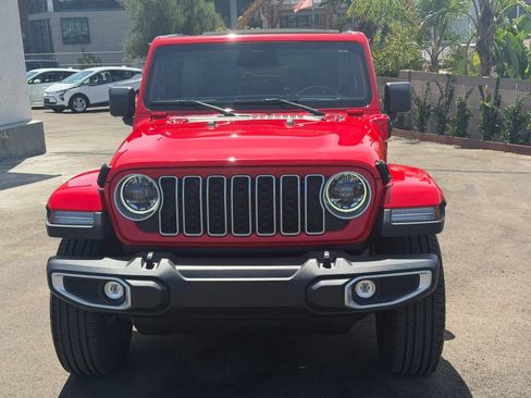 Used 2025 Jeep Wrangler Unlimited Sahara w/ Safety Group AWD/4WD image 2