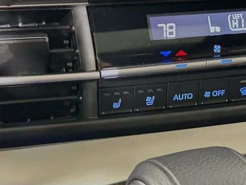 Certified 2024 Toyota Sienna Platinum image 26