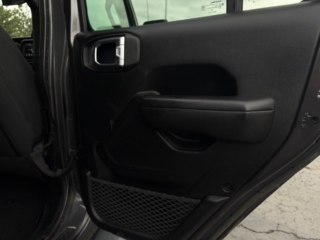 Used 2018 Jeep Wrangler Unlimited Sport S AWD/4WD image 36