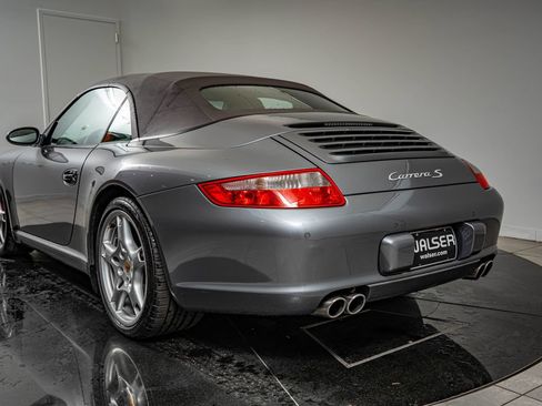 Used 2006 Porsche 911 Carrera S RWD image 25
