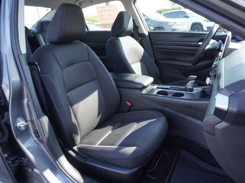 Certified 2025 Nissan Altima 2.5 SV FWD image 12
