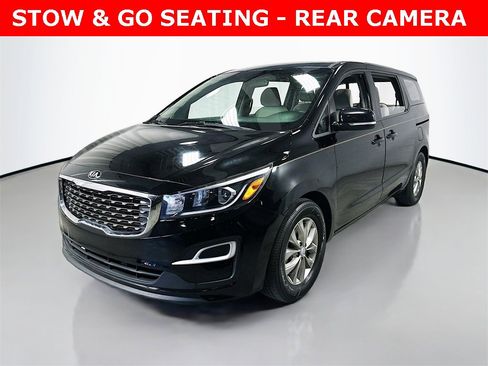 Used 2020 Kia Sedona L image 2