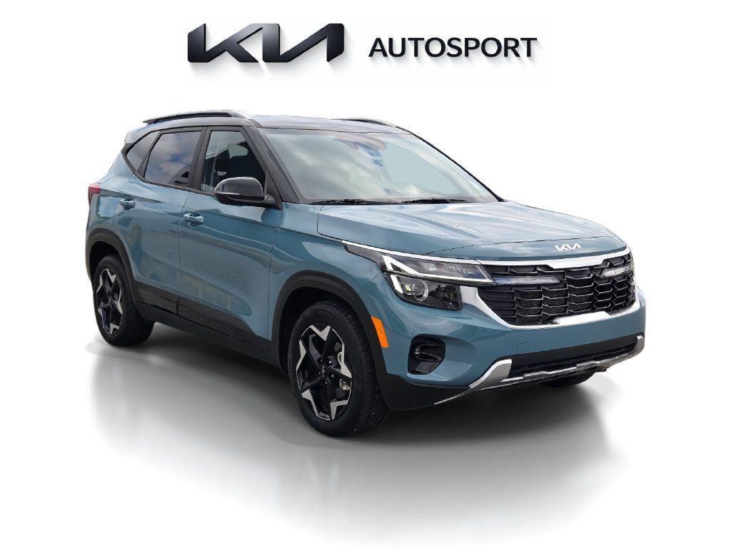 Certified 2025 Kia Seltos S FWD image 3