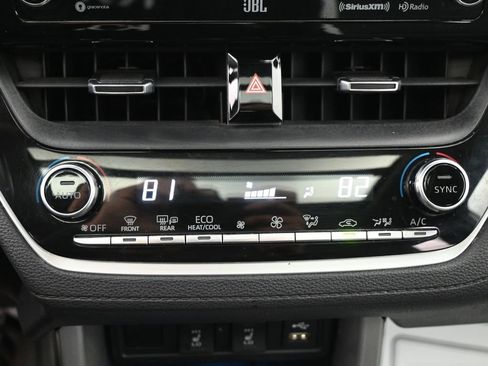 Used 2022 Toyota Corolla Cross XLE w/ Convenience Package image 15