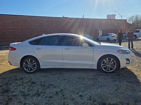 Used 2019 Ford Fusion Titanium FWD image 4