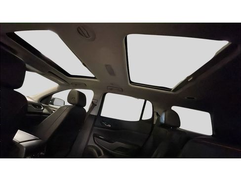 Used 2022 GMC Acadia AT4 w/ Technology Package AWD/4WD image 16