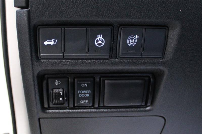 Used 2018 Nissan Armada Platinum w/ Interior Lighting Package AWD/4WD image 19