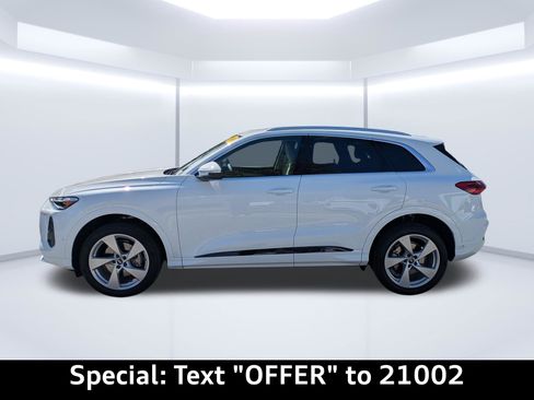 Certified 2025 Audi Q5 Premium Plus w/ Premium Plus image 6