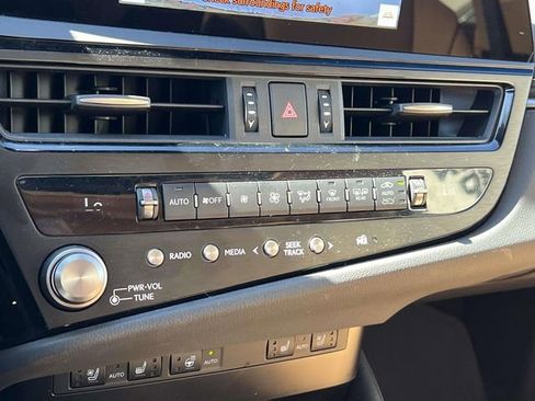 Used 2025 Lexus ES 350 w/ Premium Package image 31