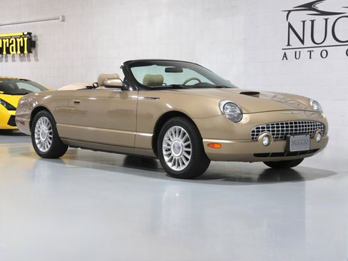 Used 2005 Ford Thunderbird image 52