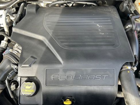 Used 2013 Lincoln MKT EcoBoost image 12