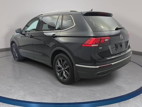 Used 2023 Volkswagen Tiguan SE w/ Panoramic Sunroof Package FWD image 7