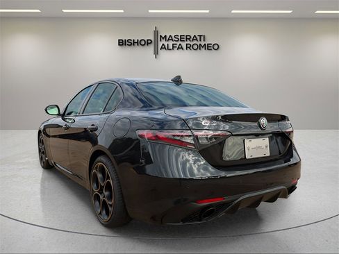 New 2025 Alfa Romeo Giulia Intensa w/ Driving Assist Package image 5
