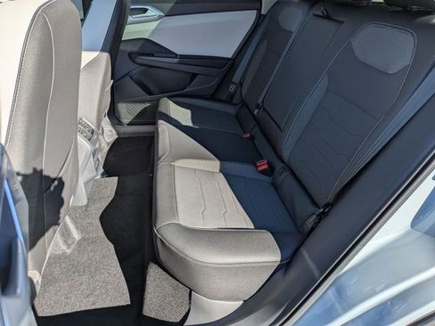 New 2026 Volkswagen Taos SE image 25