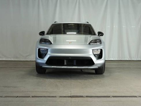 Certified 2025 Porsche Macan 4 Electric AWD/4WD image 10