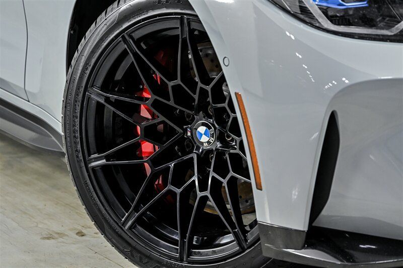 Used 2022 BMW M4 xDrive Competition w/ M Carbon Exterior Package AWD/4WD image 3
