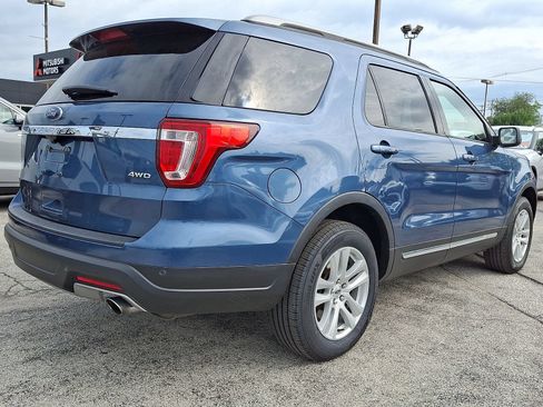 Used 2018 Ford Explorer XLT AWD/4WD image 6