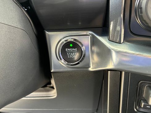 Used 2022 Ford F150 Lariat AWD/4WD image 29