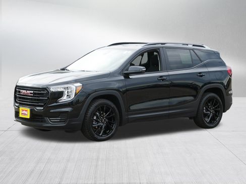 Used 2024 GMC Terrain SLE w/ Driver Convenience Package AWD/4WD image 3
