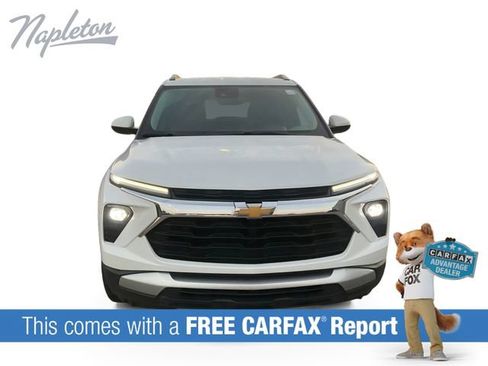 Used 2025 Chevrolet TrailBlazer LT AWD/4WD image 2