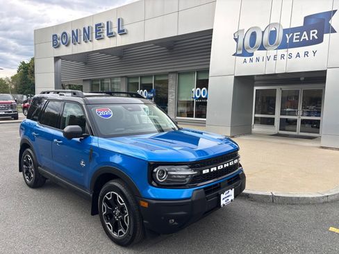 Used 2025 Ford Bronco Sport Outer Banks w/ Outer Banks Tech Package+ AWD/4WD image 1