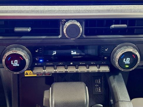 Used 2025 Toyota 4Runner Trailhunter image 13