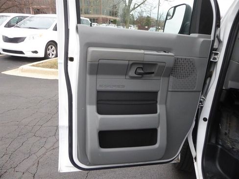 Used 2012 Ford E-350 and Econoline 350 XL w/ Interior Upgrade Pkg image 19