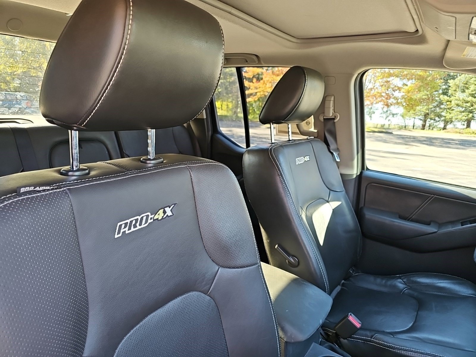 Used 2013 Nissan Frontier PRO-4X w/ Pro-4x Luxury Pkg AWD/4WD image 11