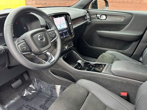 Certified 2023 Volvo XC40 Recharge Ultimate image 14