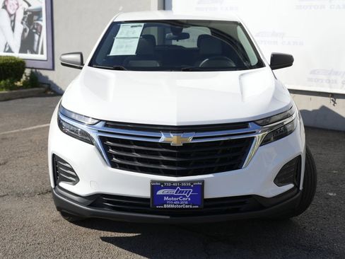 Used 2023 Chevrolet Equinox LS w/ LS Convenience Package AWD/4WD image 5