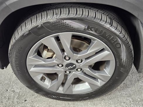 Used 2022 Kia Seltos S FWD image 14