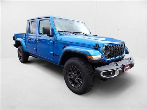 New 2025 Jeep Gladiator Sport image 6
