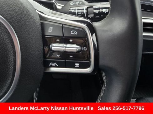 Used 2024 Kia Sorento S image 26