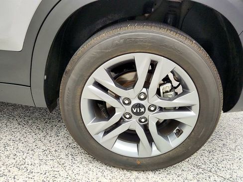 Used 2021 Kia Seltos LX image 9