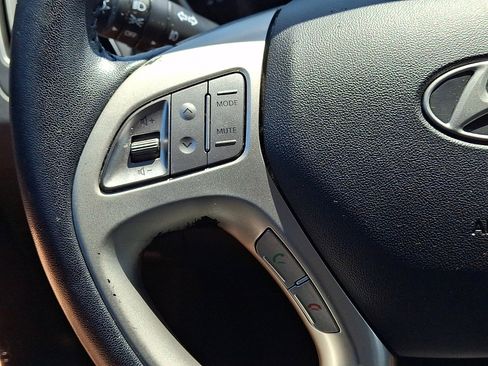 Used 2013 Hyundai Tucson GLS AWD/4WD image 19
