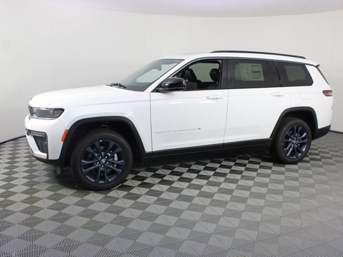 New 2026 Jeep Grand Cherokee L Limited AWD/4WD image 2