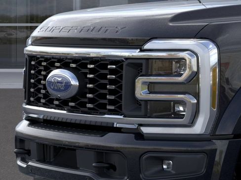 Used 2025 Ford F450 Platinum w/ FX4 Off-Road Package AWD/4WD image 17