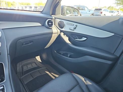 Used 2022 Mercedes-Benz GLC 300 4MATIC image 10